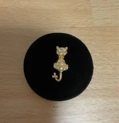 猫デザイン ブローチ