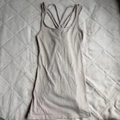 Brandy Melville キャミソール ベージュのサムネイル