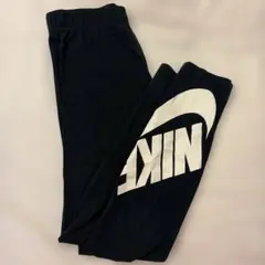 Nike 黒 ボトムス ロゴ入り キッズ Lサイズ