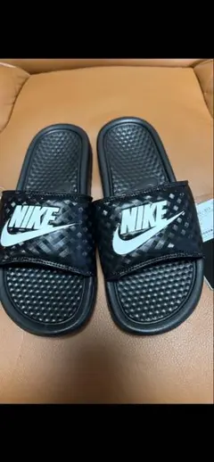 NIKE ブラック /ホワイトシャワーサンダル23新品タグ付き