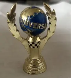UNIVERSAL トロフィー メタル製