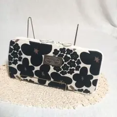 手作り☆北欧風＊黒のお花柄のラウンドファスナーポーチ☆任天堂Switch対応