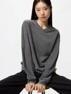 ユニクロ　ソフトニットフリースVネックT　長袖　グレーＬ