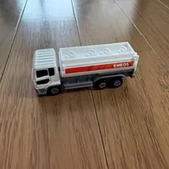 トミカ No.90 UDトラックス　クオン　エネオス　タンクローリー