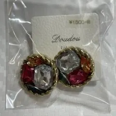 新品未使用未開封　カラフルストーン付きピアス