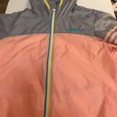 adidasウィンドブレーカー