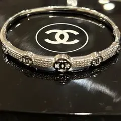 CHANEL ノベルティCCロゴシルバーバングル