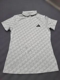 adidas 幾何学模様