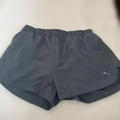 PUMA レディース ランニングショートパンツ グレー Mのサムネイル