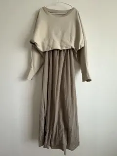 ベージュ トップスとスリップドレス セット