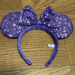 ディズニー カチューシャ スパンコール 紫 パープル