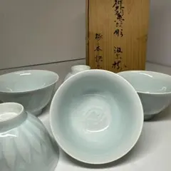 骨董　江戸中期　古伊万里　白磁　菊弁　向付5個(共箱あり) 2個ホツあり 骨董 江戸中期 古伊万里 白磁 菊弁 向付5個(共箱あり) ホツあり - メルカリ
