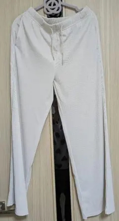 ホワイトリブ編みカジュアルパンツ