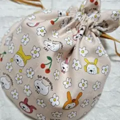 丸型巾着　巾着袋　ポーチ　まんまる巾着　うさぎねこ　ねこ柄