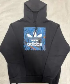 adidas ブラック フーディ グラフィックプリント　パーカー