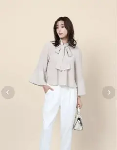 【極美品✨】フェンネル　リボンタイフレアスリーブブラウス　手洗いOKのサムネイル