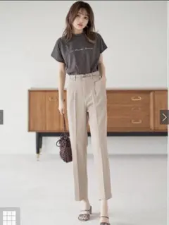 ベルト付きセンタープレステーパードパンツai08 ベージュ　M グレイル　grl