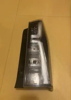 ダイハツ タントカスタム LA650S テールランプ右側　値下げしました