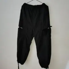 ブラックカーゴパンツ サイドポケット付き