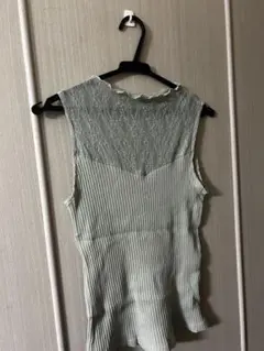 グリーン ノースリーブ