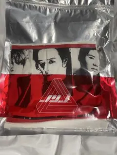 K-POP アイドル グラフィック Tシャツ