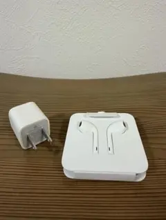 iPhone USBコンセント ACアダプター　純正　イヤホンのサムネイル