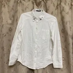 ❤️INGNI❤️イング❤️長袖白シャツ❤️ビジュー付❤️