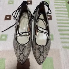 オリエンタルトラフィック　ヘビ柄フラットシューズ　23.5cm(サイズ表記37)