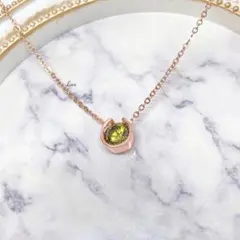 ホースシュー 馬蹄 ペリドット ステンレスネックレス ピンクゴールド