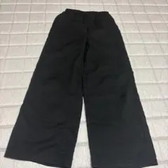 黒のワイドパンツ ゴムウエスト