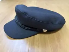 黒のキャスケット