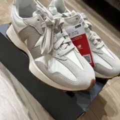 New Balance U327LZ ホワイト/ベージュ　新品
