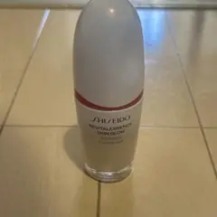 SHISEIDO 資生堂　エッセンス スキングロウ ファンデーション 140