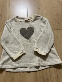 petit main ハートアップリケ トレーナー