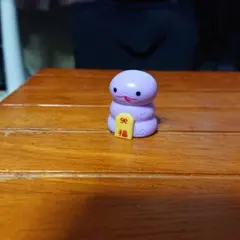 正月飾り ピンクの鏡餅キャラクターのサムネイル