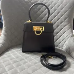 Ferragamo ブラック ハンドバッグ