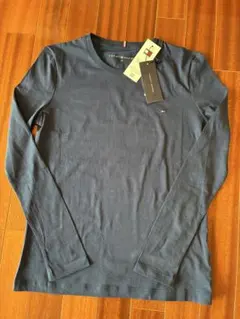 TOMMY HILFIGER 長袖Tシャツ　ネイビー