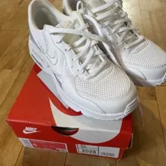 新品未使用　ナイキ ウィメンズ エア マックス エクシー 白 23.0cm