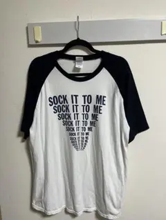 SOCK IT TO ME テキスト Tシャツ
