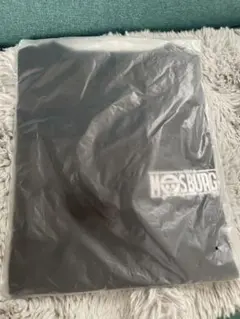 ワンピースxモスバーガー　Tシャツ、ミニショルダーバッグセット