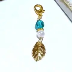 ゴールド葉っぱチャームクリスタルのチャーム