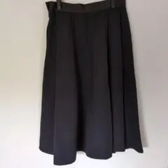 Margaret Howell 黒のスカートのサムネイル