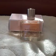 GIVENCHY イレジスティブル オーデパルファム 35mLのサムネイル