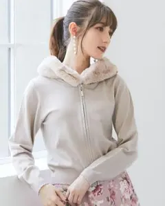 取り外し可能なフードファー付きクリアビジューファスナーニットパーカー　ベージュ