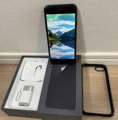 【中古】iphone8 64G SIMフリー　スマホケースとフィルム付き