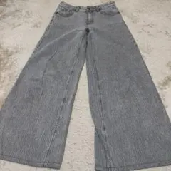 GU グレー ワイドレッグデニムパンツ