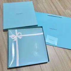 ⭐︎未使用⭐︎ティファニー　ブルーボウ　スクエアデザートプレート皿リボン　箱付きのサムネイル