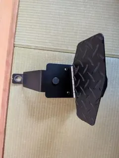 ハイエース　折りたたみ式　フットレスト 足乗せのサムネイル