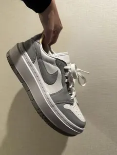 Nike スニーカー ホワイト/グレー