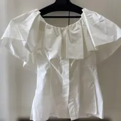 styling/ ホワイト オフショルダー ブラウスのサムネイル